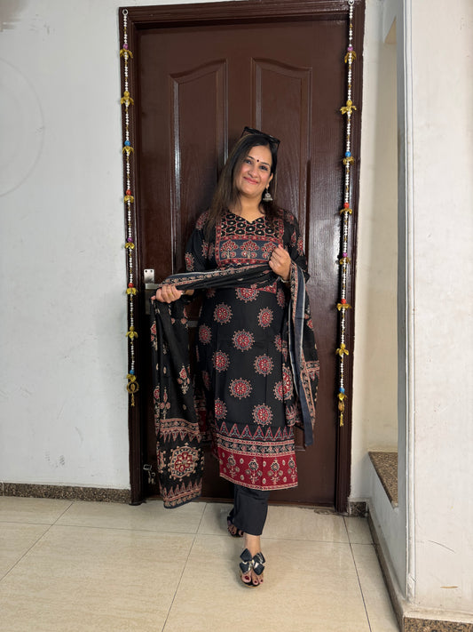 'SAANJH' Black cotton suit