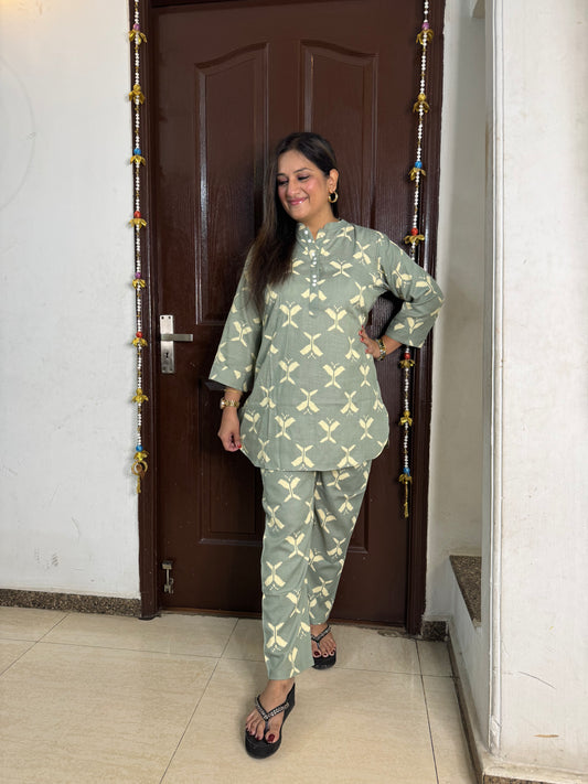 'AMAIRA' Pista Green Casual Coord