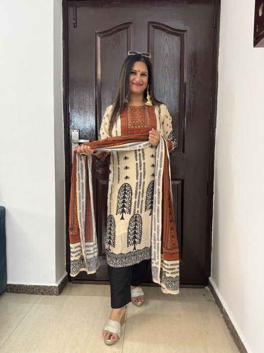 'SAADGI'- Three Pc Set