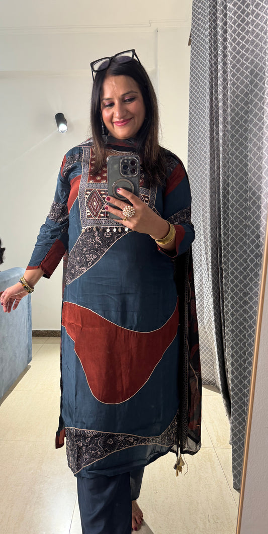 'MIRINA'- Three Pc Set